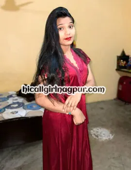 Sexy call girl in Nagpur posing confidently